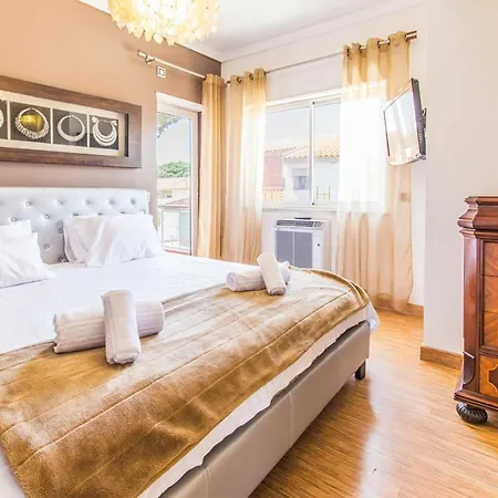 Sleeps 9 With Pool Air Con And Wifi Villa