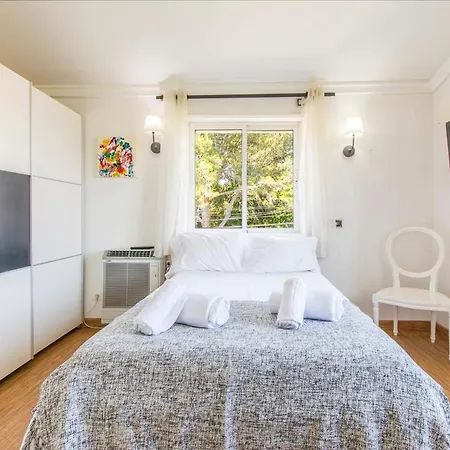 Sleeps 9 With Pool Air Con And Wifi *