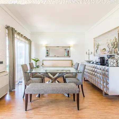 Villa Sleeps 9 With Pool Air Con And Wifi *